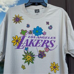 KILLER! Los Angeles Lakers Flowery Graphic Tee XL